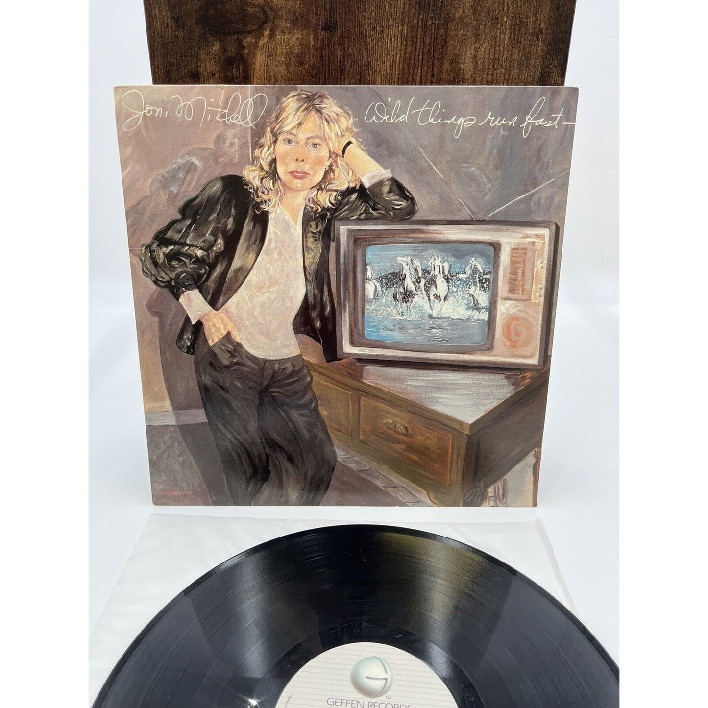 Joni Mitchell - Wild Things Run Fast - Used Vinyl Record - G7350A