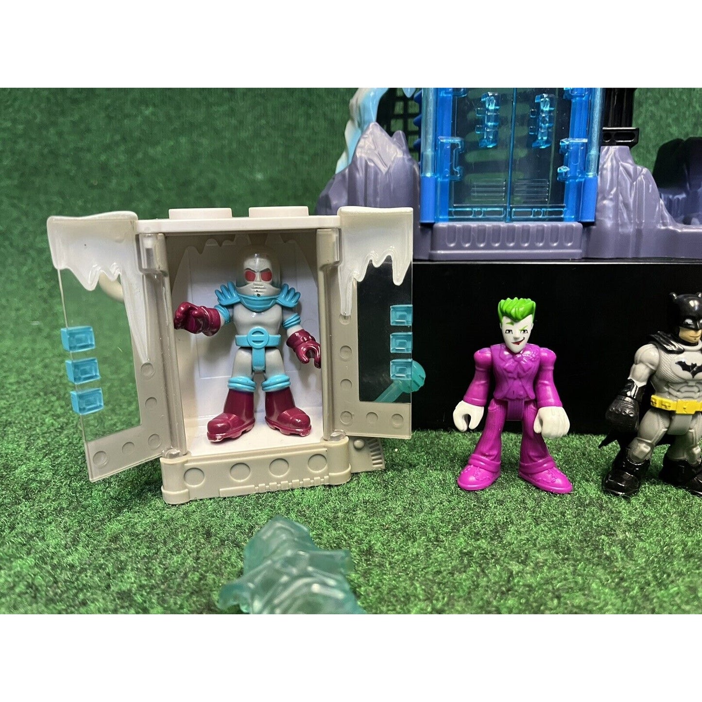 2012 DC Comics Mr. Freeze Headquarters Play Set W/ Figures Robin Joker Catwoman