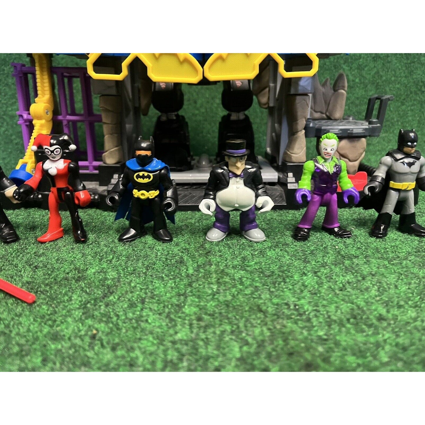 Fisher Price DC Super Friends Imaginext Robo Batcave 2015 W/ Figures