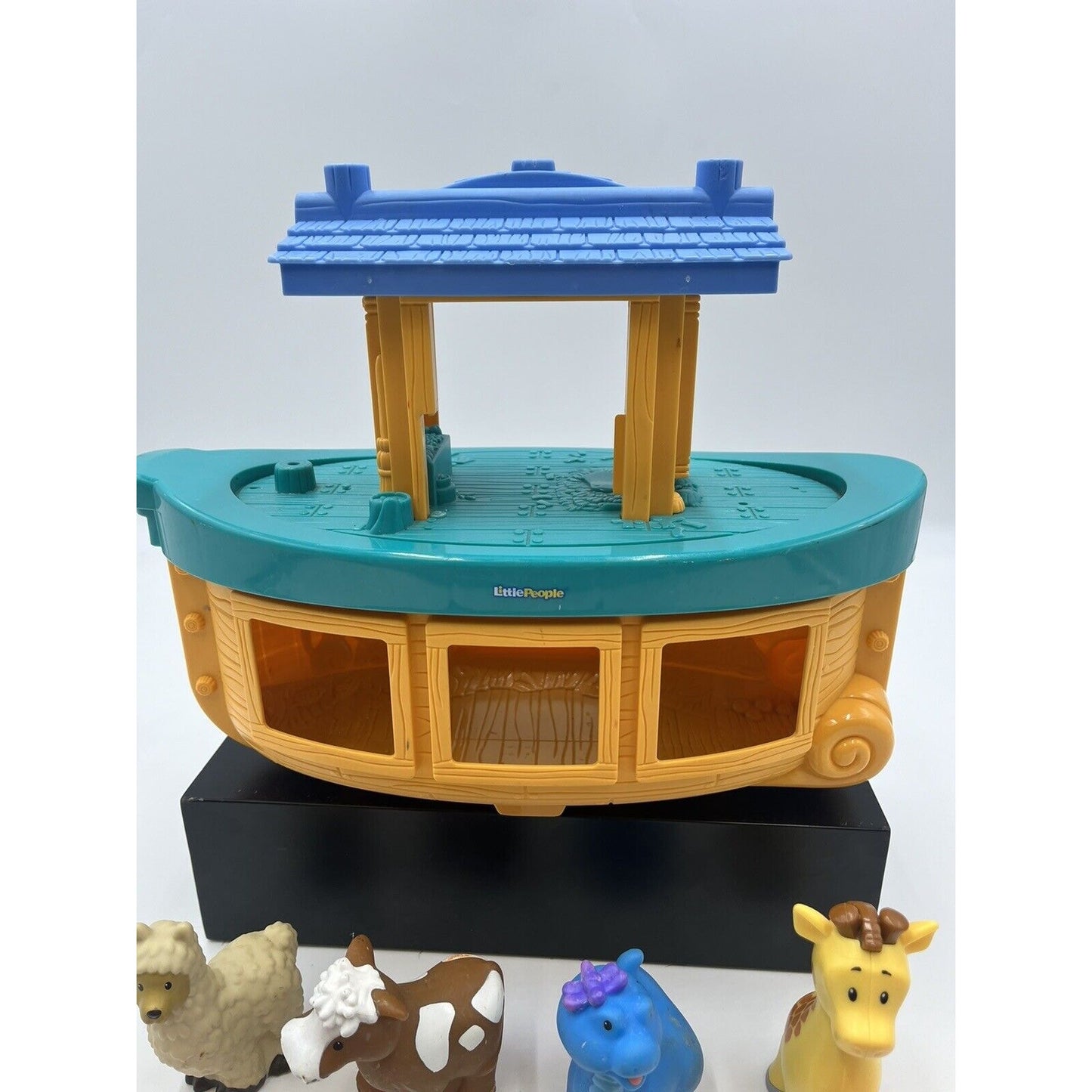 Fisher-Price Little People Noah's Ark w/boat - 8 animals