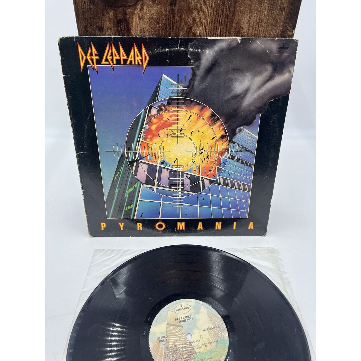 DEF LEPPARD PYROMANIA Original 1983 Vinyl Lp Record MERCURY 422-810-308-1 M-1