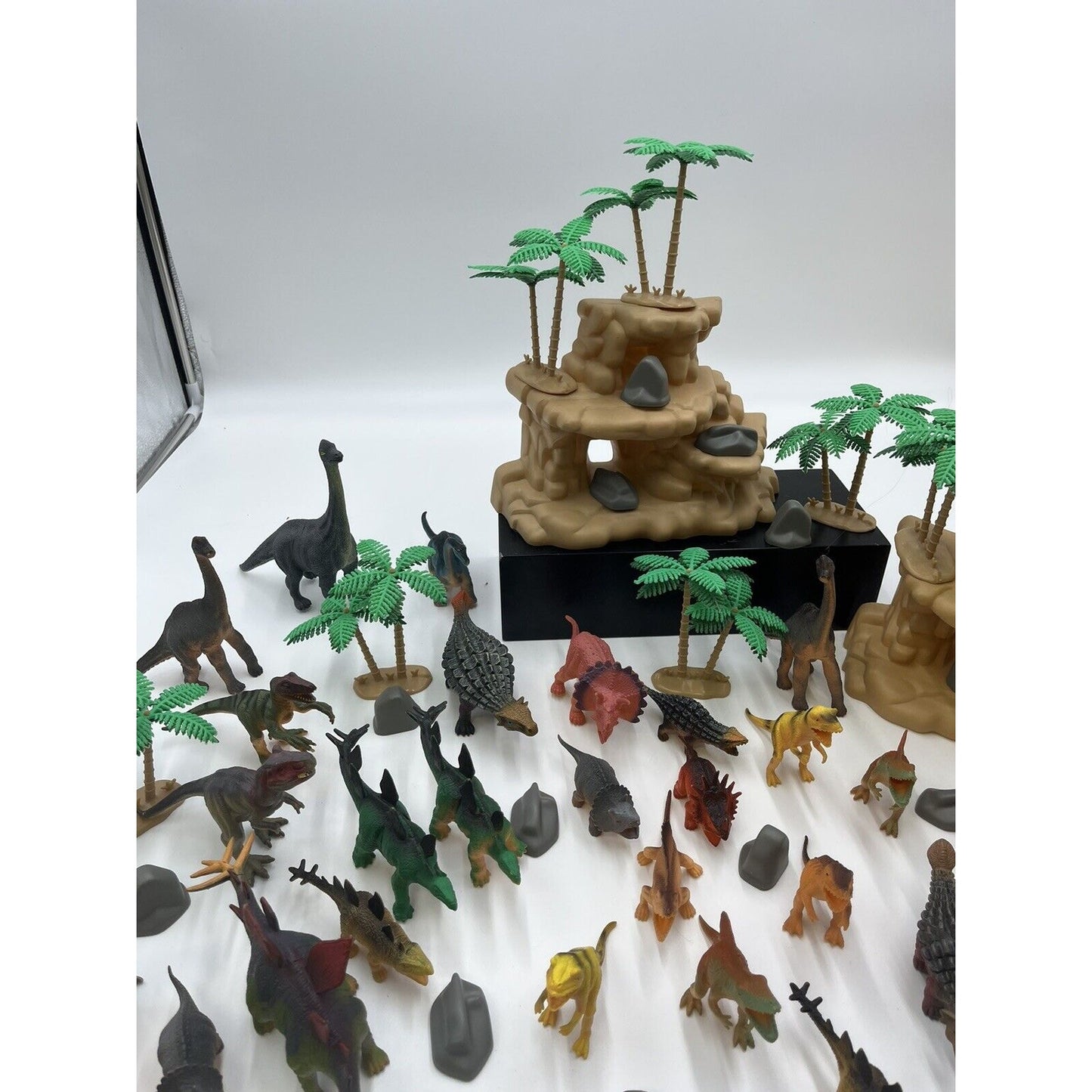 Animal Planet Mega Dino Bag Figures Dinosaur Play Set Toys R Us Kids 67 PC