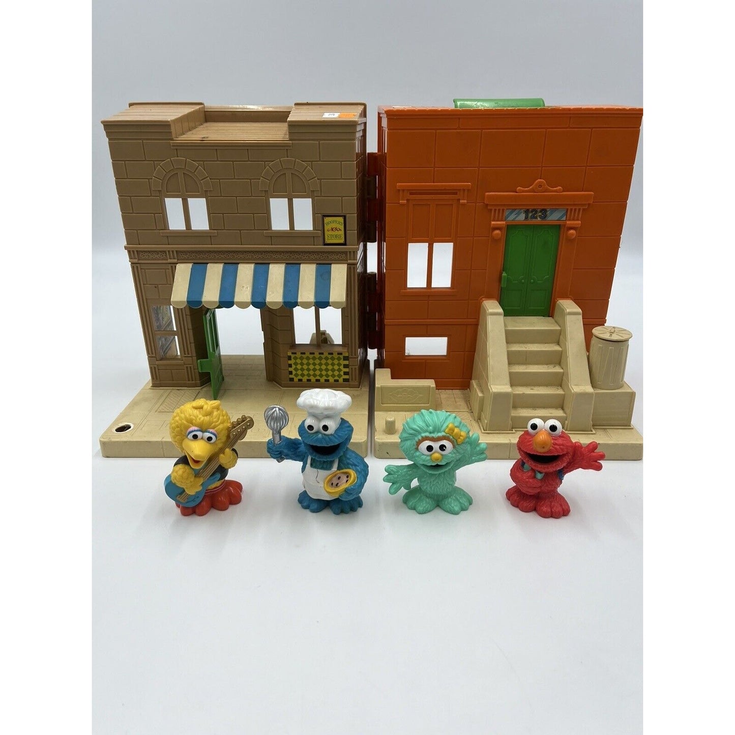 123 Sesame Street Play House MR. Hooper's Store Toy 1984 Playskool w/ figures